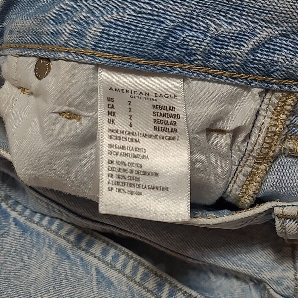 American Eagle Mom Jean Womens Size 2 Regular Light Wash High Rise Distressed - Picture 8 of 12
